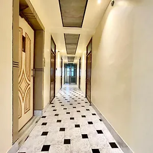**** Hotel Shivam ! होटल शिवम హోటల్ శివం ஹோட்டல் சிவம் Foreigner's Choice ! Fully Air-conditioned With Lift & Parking Availability, Near Kashi Vishwanath Temple, And Ganga Ghat, Best In 2 India