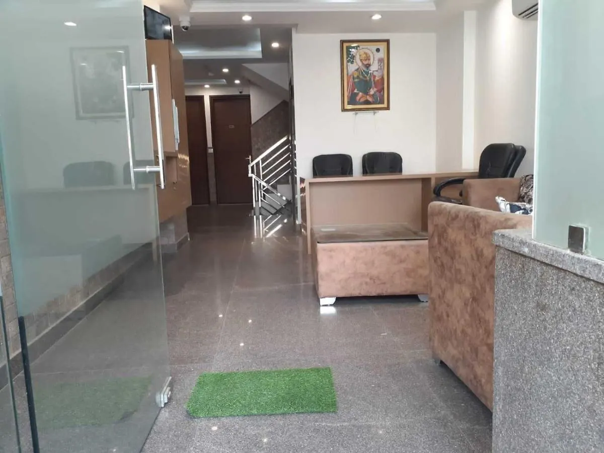 Hotel O Daffodils Near Aravali Biodiversity Park Gurgaon