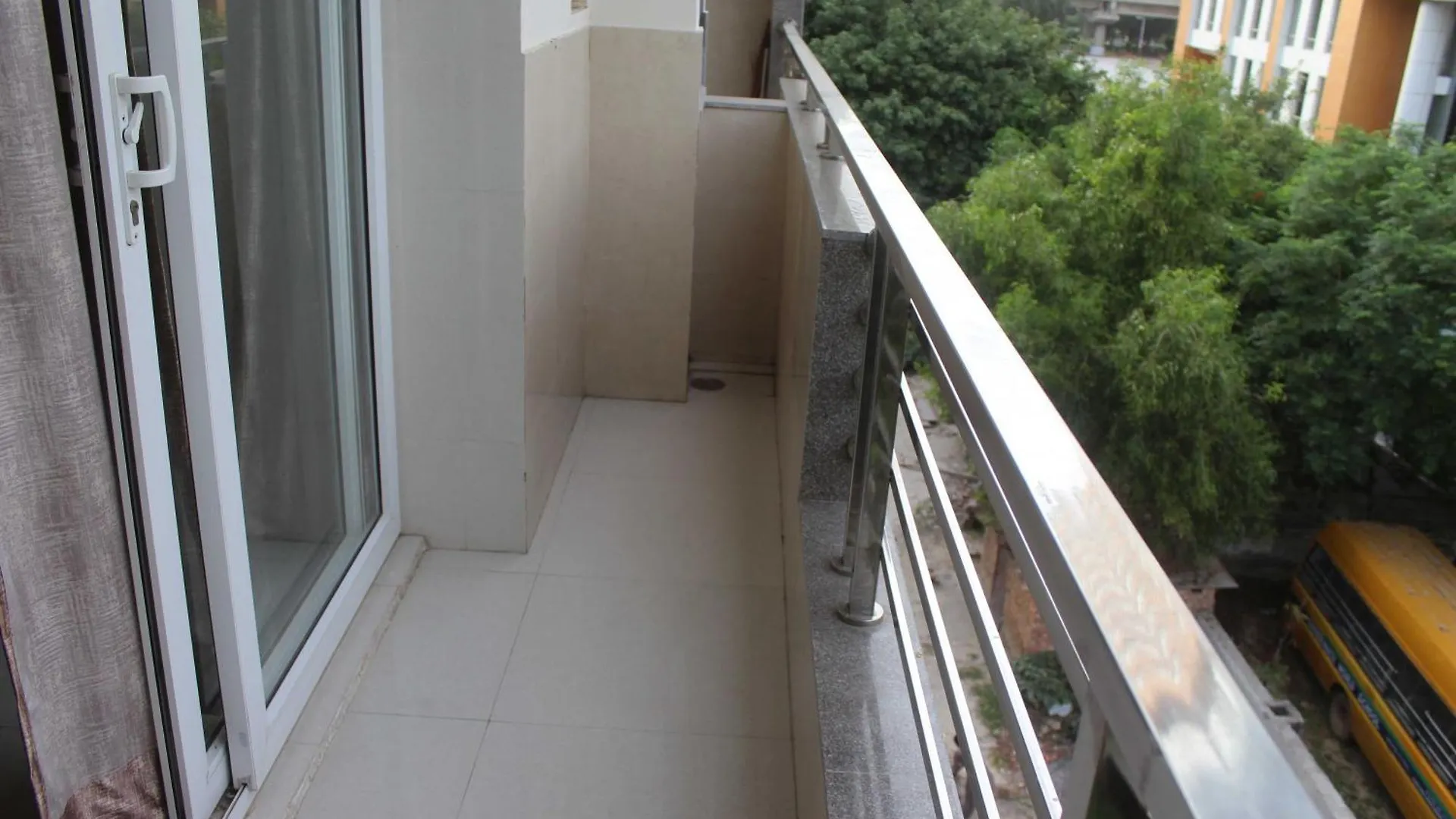 Hotel O Daffodils Near Aravali Biodiversity Park Gurgaon